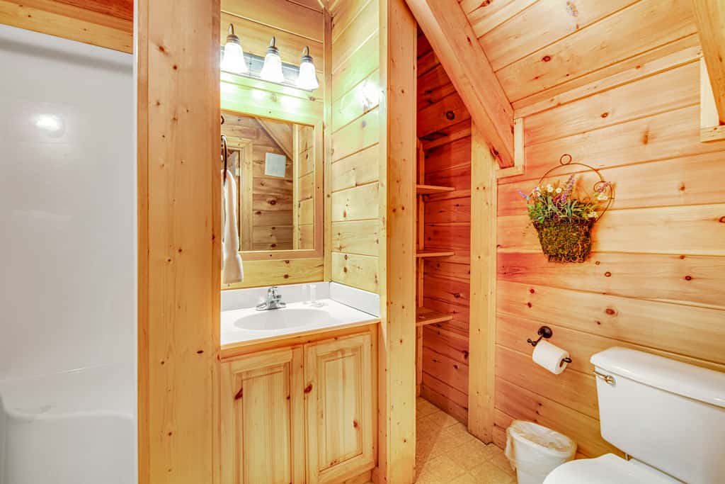 Cozy Log Cabin・Hot Tub・Resort Pool・Balcony・Gated