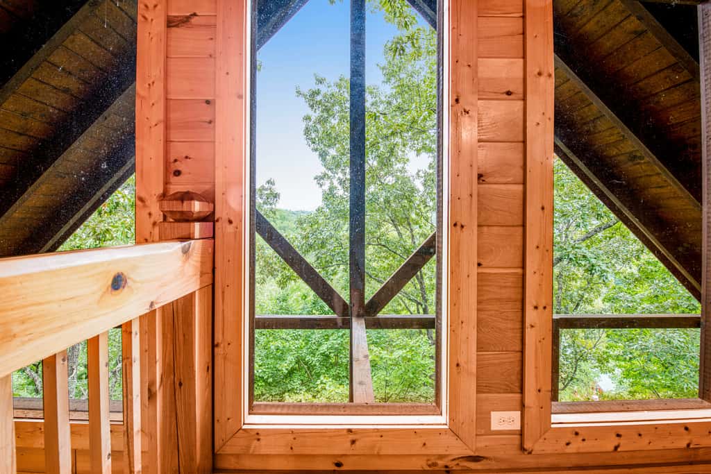Cozy Log Cabin・Hot Tub・Resort Pool・Balcony・Gated