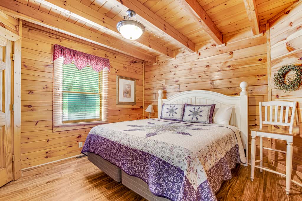 Cozy Log Cabin・Hot Tub・Resort Pool・Balcony・Gated