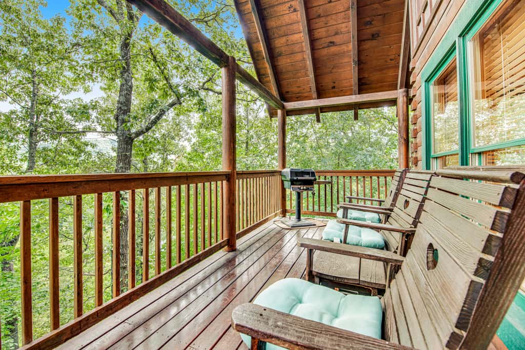 Cozy Log Cabin・Hot Tub・Resort Pool・Balcony・Gated