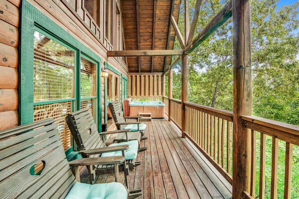 Cozy Log Cabin・Hot Tub・Resort Pool・Balcony・Gated