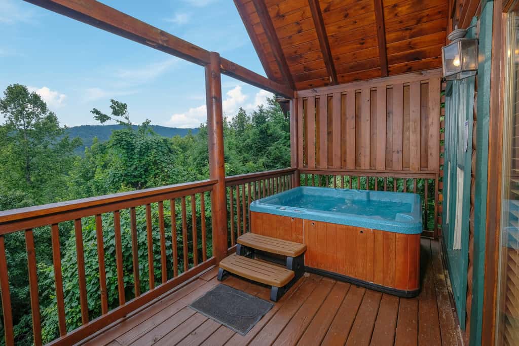 Lovely Cabin, Sleep 12, Mtn Views, Hot Tub, Fireplace