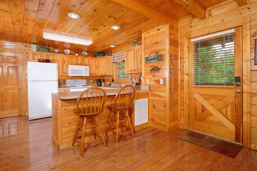 Lovely Cabin, Sleep 12, Mtn Views, Hot Tub, Fireplace