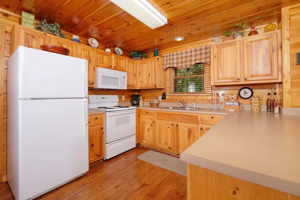 Lovely Cabin, Sleep 12, Mtn Views, Hot Tub, Fireplace