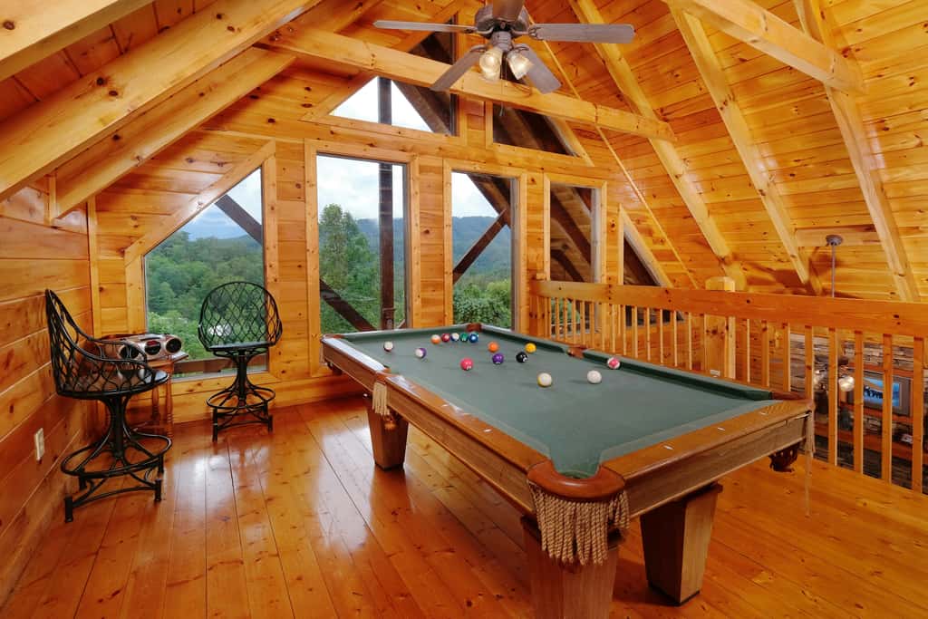 Lovely Cabin, Sleep 12, Mtn Views, Hot Tub, Fireplace