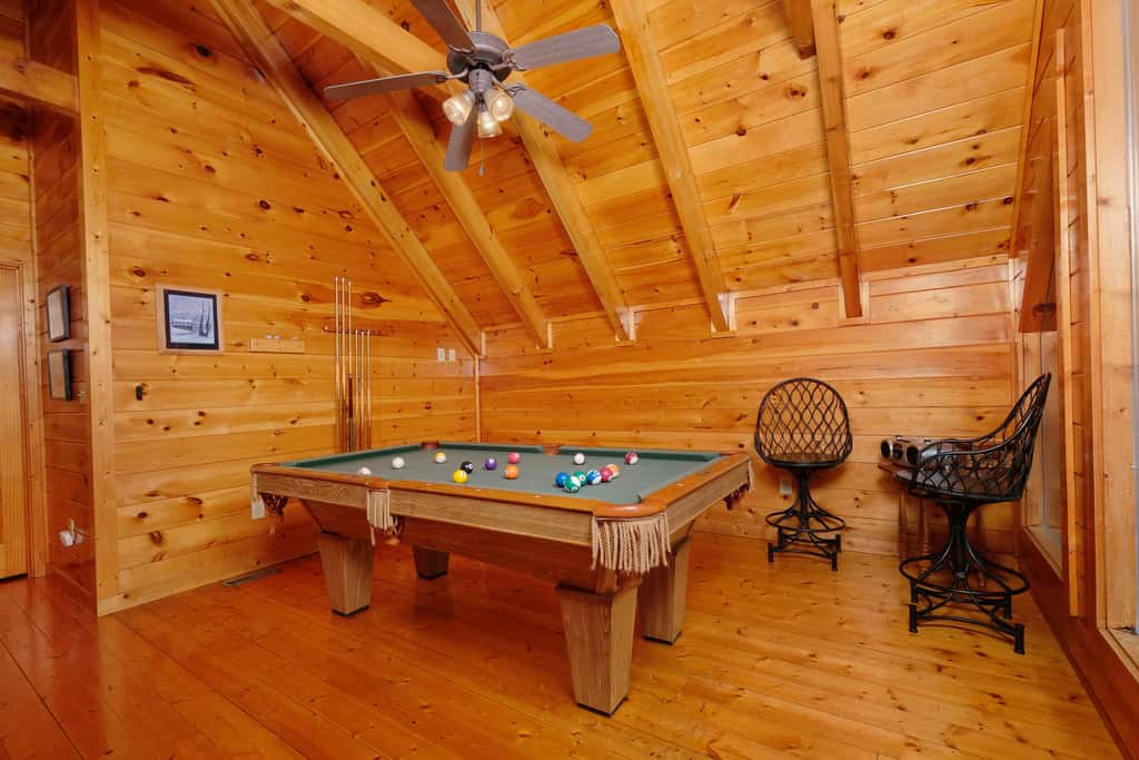 Lovely Cabin, Sleep 12, Mtn Views, Hot Tub, Fireplace