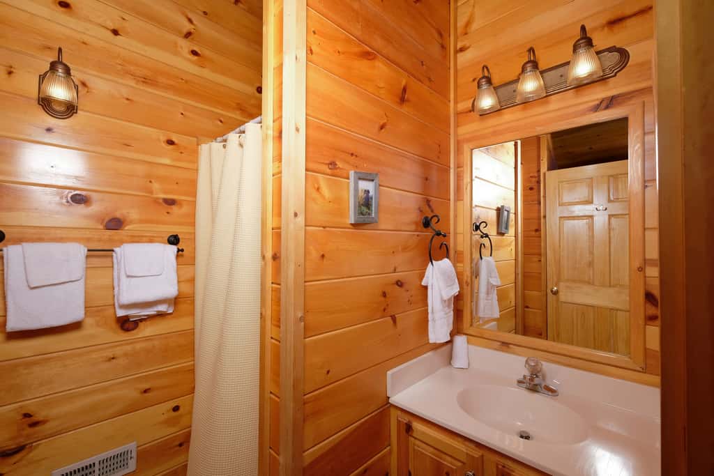 Lovely Cabin, Sleep 12, Mtn Views, Hot Tub, Fireplace