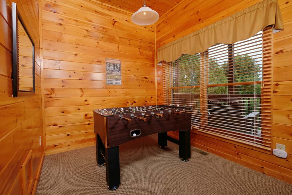 Lovely Cabin, Sleep 12, Mtn Views, Hot Tub, Fireplace