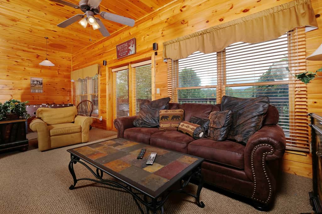 Lovely Cabin, Sleep 12, Mtn Views, Hot Tub, Fireplace
