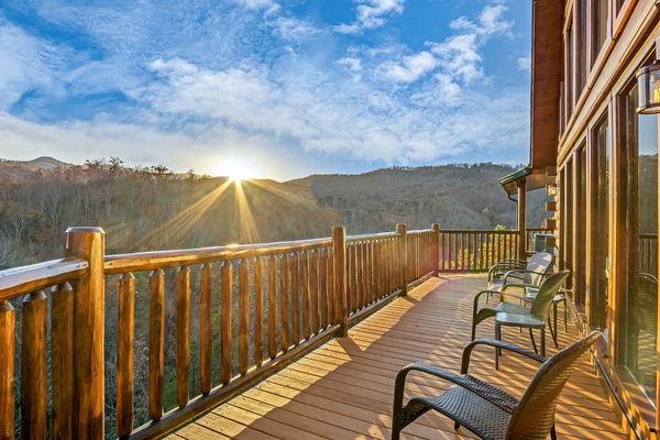 Welcome to our 3-bedroom, 3.5-bath cabin in Gatlinburg, where mountain views, a wrap-around porch, and room to spread out set the tone.
・Private hot tub on the scenic porch
・Game room with pool table, foosball, arcade game & second fireplace
・Full kitchen with granite counters, two coffee makers & breakfast bar
・Less than 5 miles to Ripley's Aquarium, The Village Shops, Gatlinburg Trail and DT Gatlinburg
Settle in, soak up the views, and make this cabin your Smoky Mountain home base.