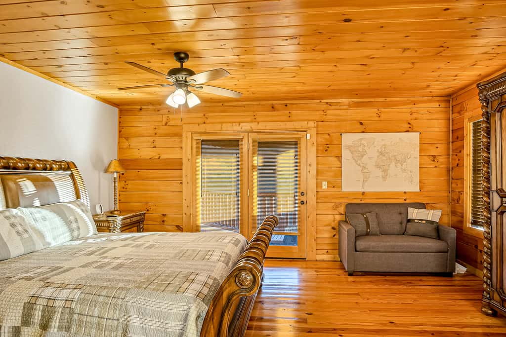 5 Mi to DT Gatlinburg・360 Deck・Games・Pool Access