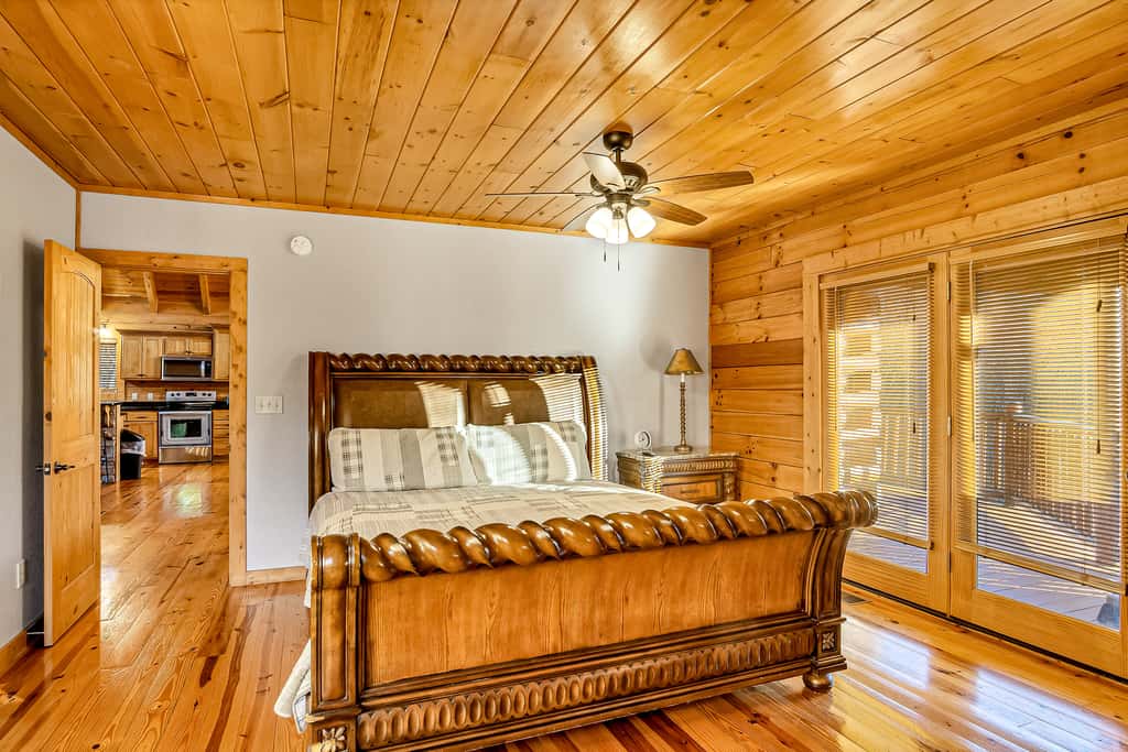 5 Mi to DT Gatlinburg・360 Deck・Games・Pool Access