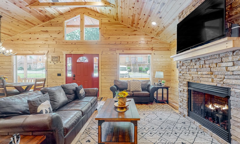 Welcome to our 2 bedroom, 2 bathroom Smoky Mountain cabin, where vaulted ceilings and an open layout make gathering easy.
ă»Private hot tub on the screened porch
ă»Smart TVs in every bedroom plus a large living-room TV
ă»Arcade game system, board games, and a wood-burning fireplace
ă»0.3 miles to Cobbly Nob Plaza
ă»1.3 miles to Old Settlers Trail
ă»2.6 miles to Historic Pittman Center
ă»12.1 miles DT Gatlinburg
Settle in, soak, and enjoy a cabin stay made for family time and easy mountain escapes.