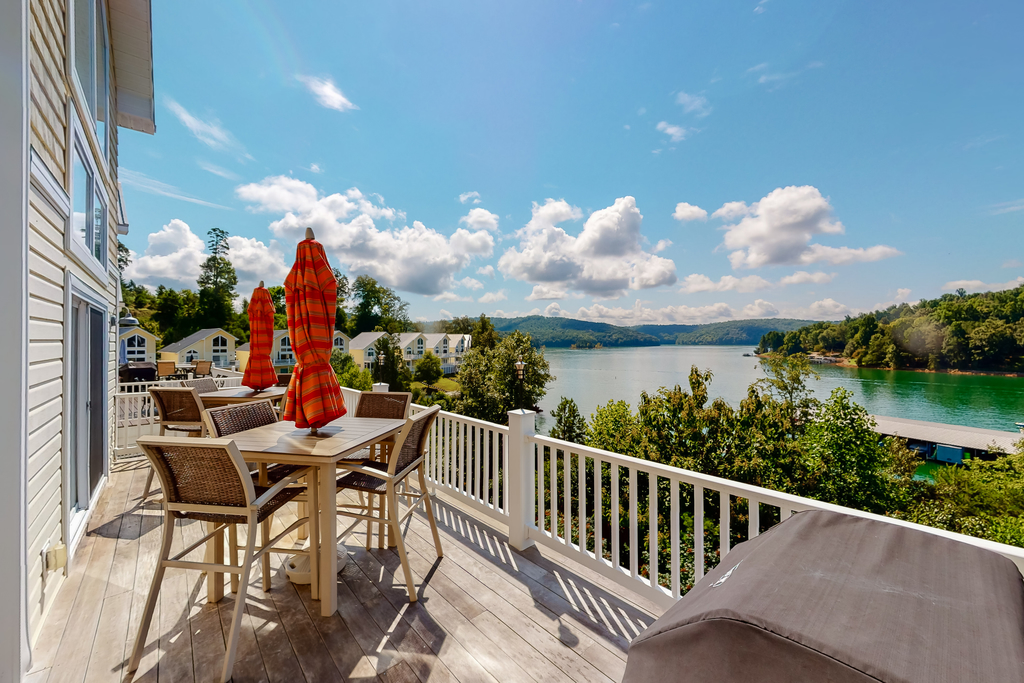 Norris Lake Family Retreat・Shared Pool・Grill・View