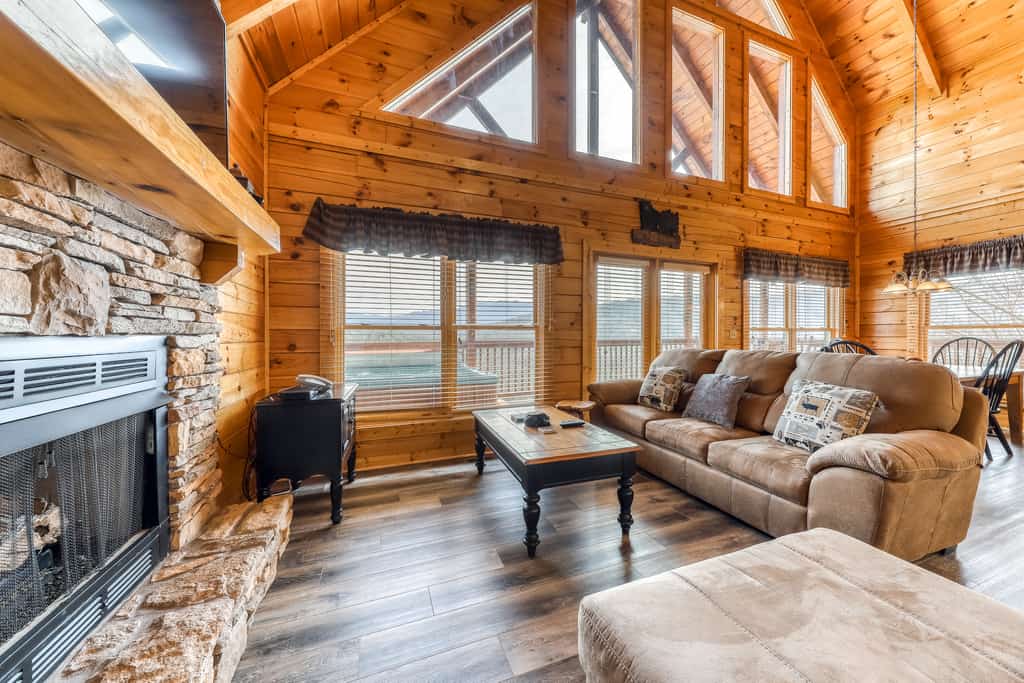 Dog Friendly Cabin, Sleeps 4, Gorgeous View, Hot Tub