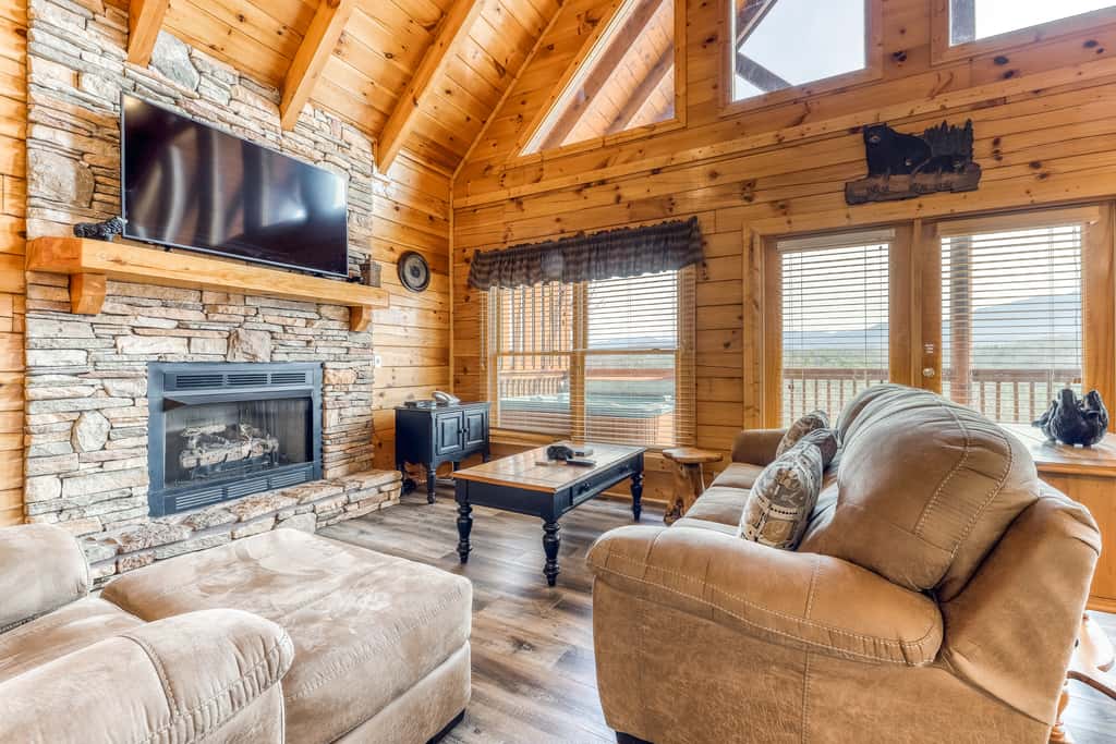 Dog Friendly Cabin, Sleeps 4, Gorgeous View, Hot Tub