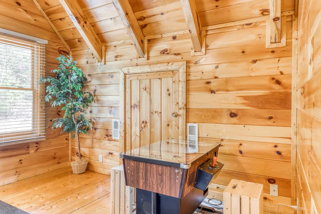 Dog Friendly Cabin, Sleeps 4, Gorgeous View, Hot Tub