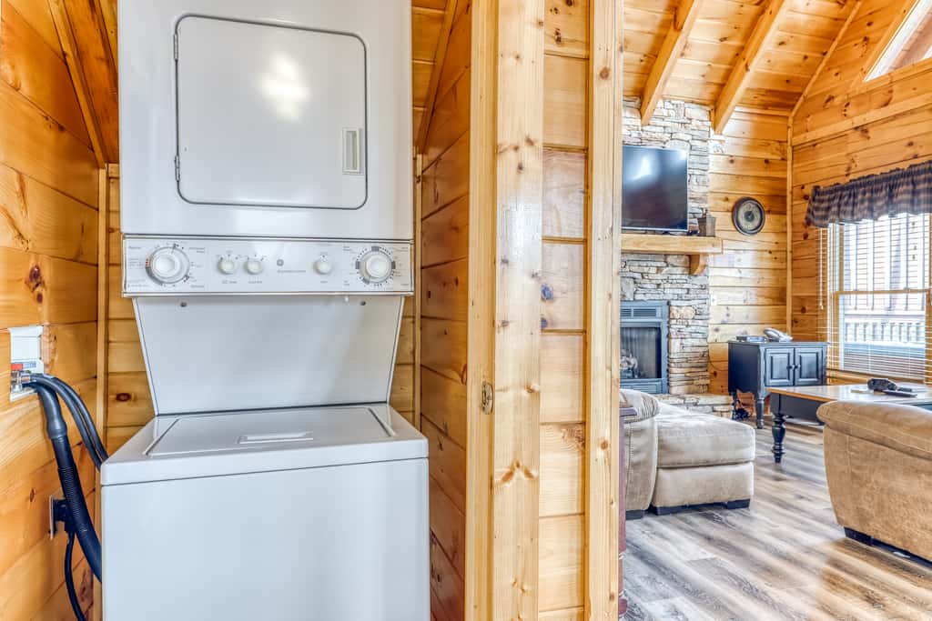 Dog Friendly Cabin, Sleeps 4, Gorgeous View, Hot Tub