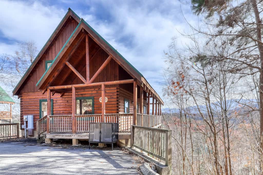 Dog Friendly Cabin, Sleeps 4, Gorgeous View, Hot Tub