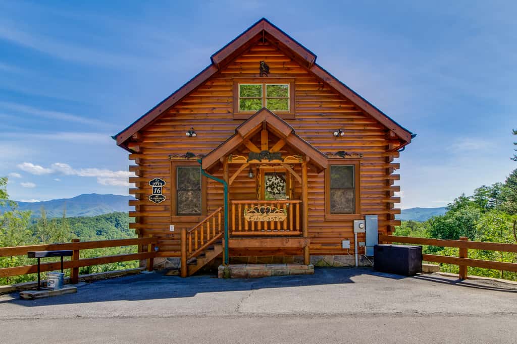 Shared Sauna, Open Mountain Views, Private Hot Tub