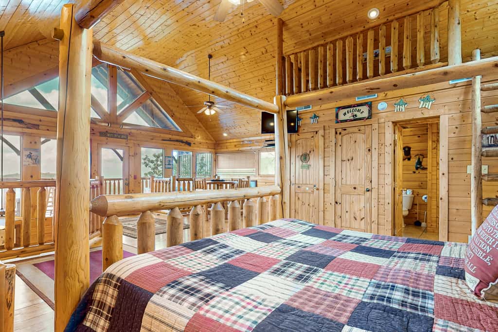 Spacious Family Friendly Getaway・Mtn View・Games
