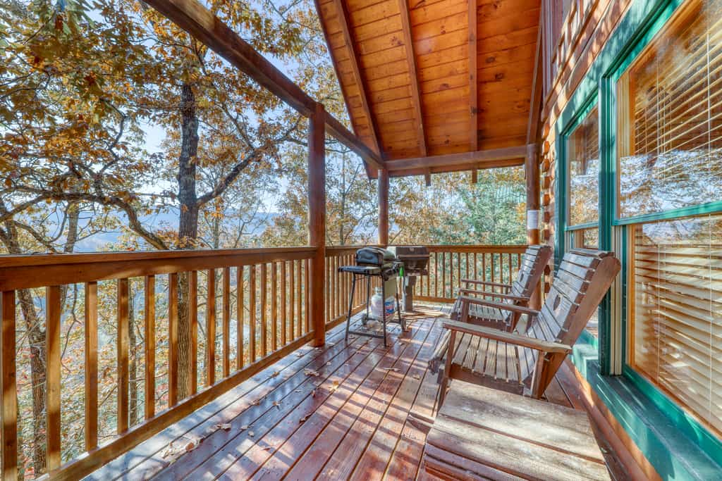 Charming Log Cabin, Sleeps 6, Hot Tub, Pool Table