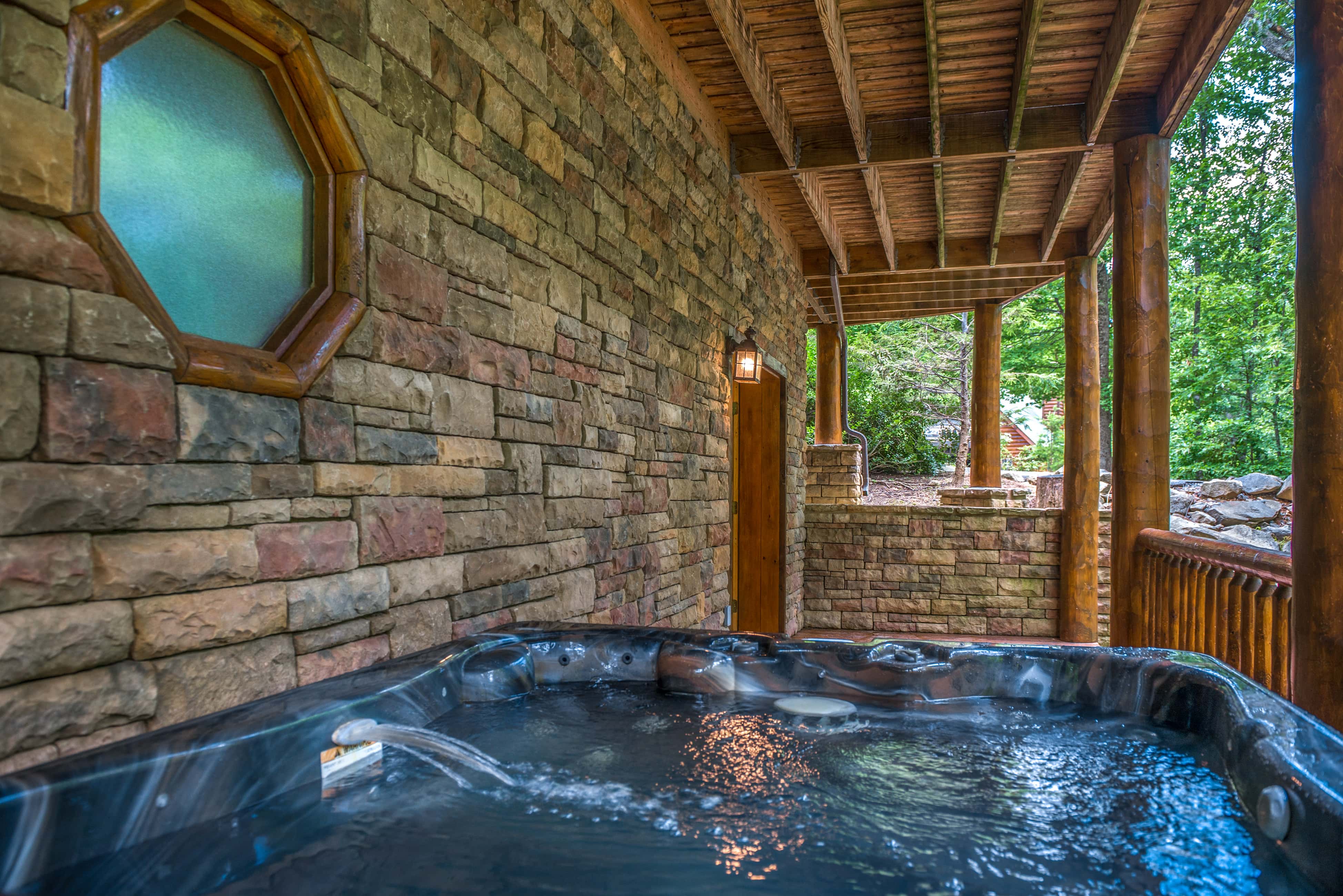 Pet Friendly Near Dollywood Cabin・Hot tub・Views