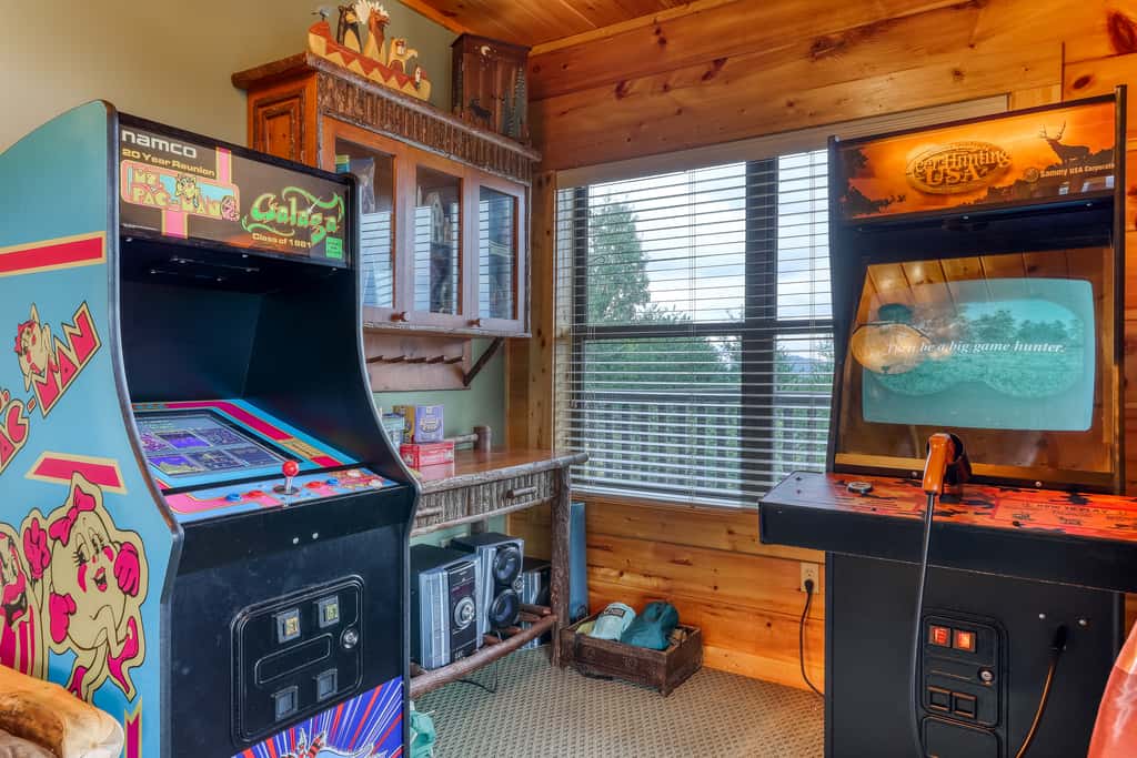 Mtn Getaway, Sleeps 12・Spectacular Views・Hot Tub