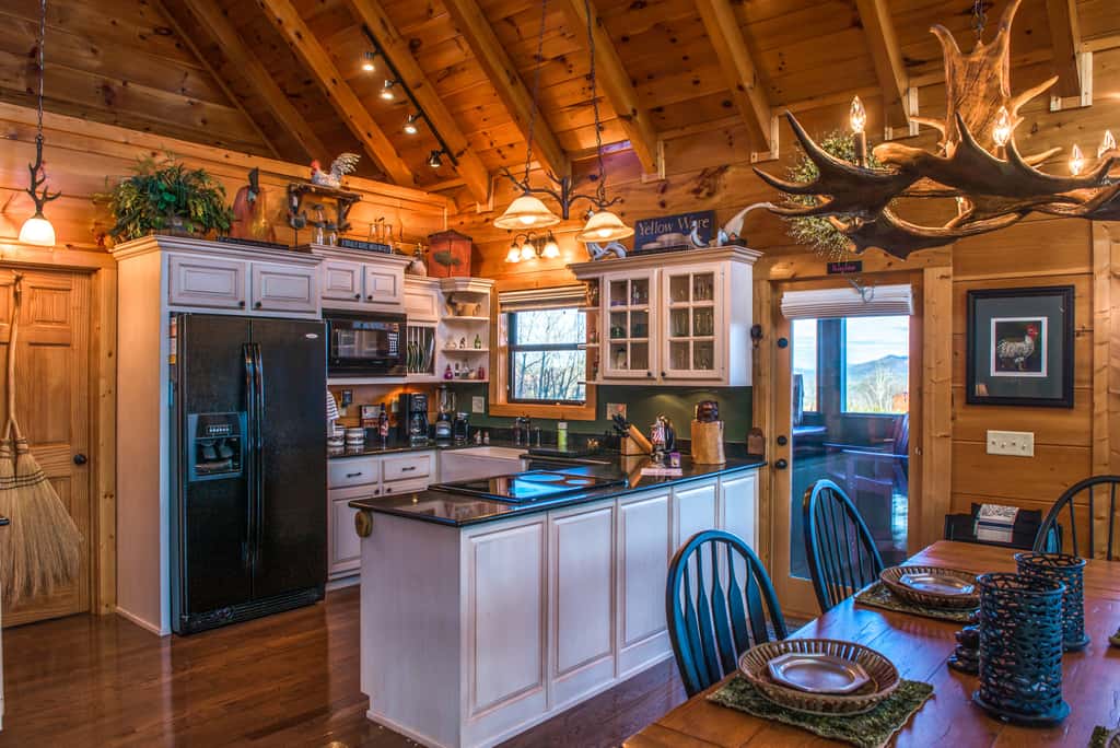 Mtn Getaway, Sleeps 12・Spectacular Views・Hot Tub