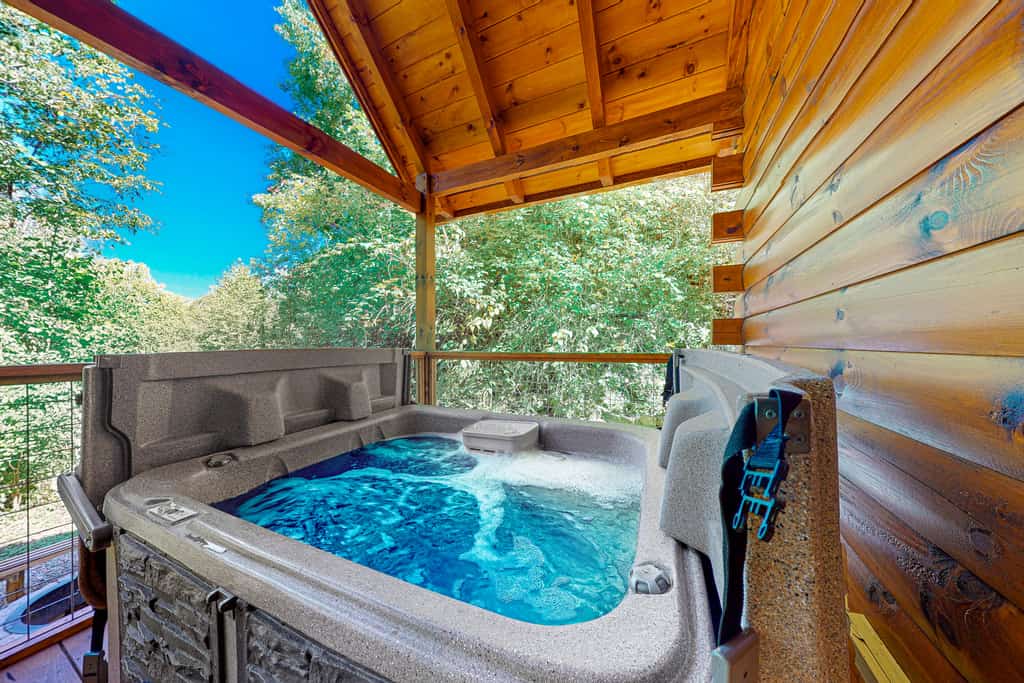 4.7 Mi to DT Gatlinburg・Wooded Setting・Hot tub