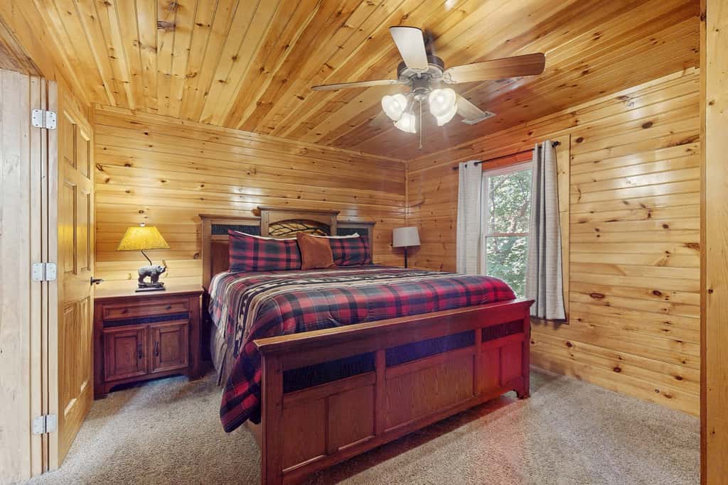 Centrally Located Cabin, Sleeps 6・Pool Table・Views