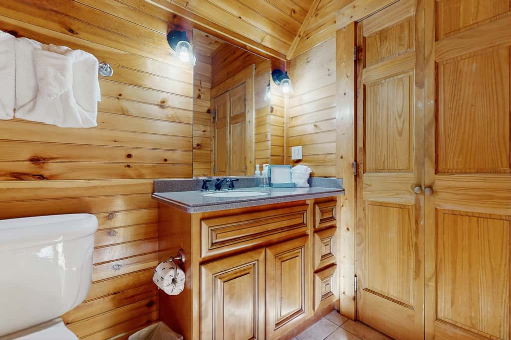 Centrally Located Cabin, Sleeps 6・Pool Table・Views