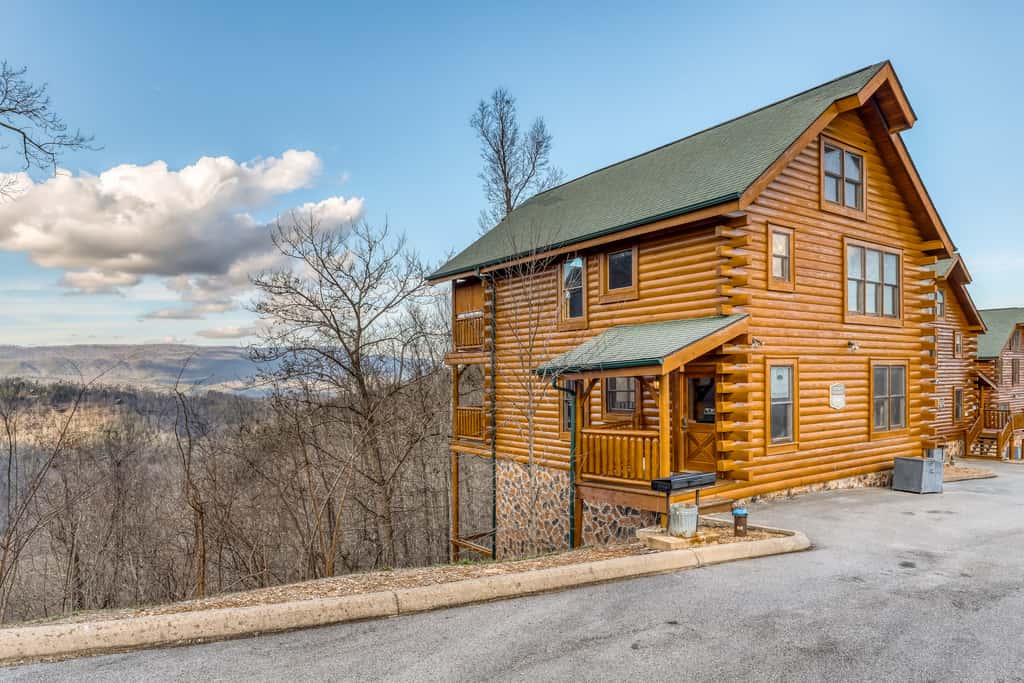 Charming Log cabin, Sleeps 6・Game Room・Hot Tub