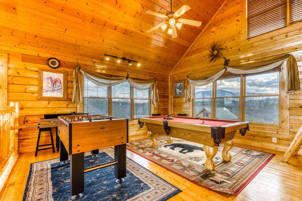 Charming Log cabin, Sleeps 6・Game Room・Hot Tub