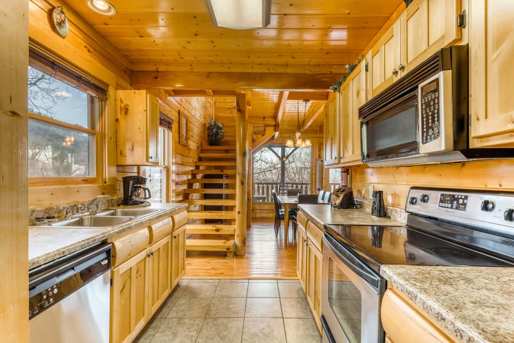 Charming Log cabin, Sleeps 6・Game Room・Hot Tub