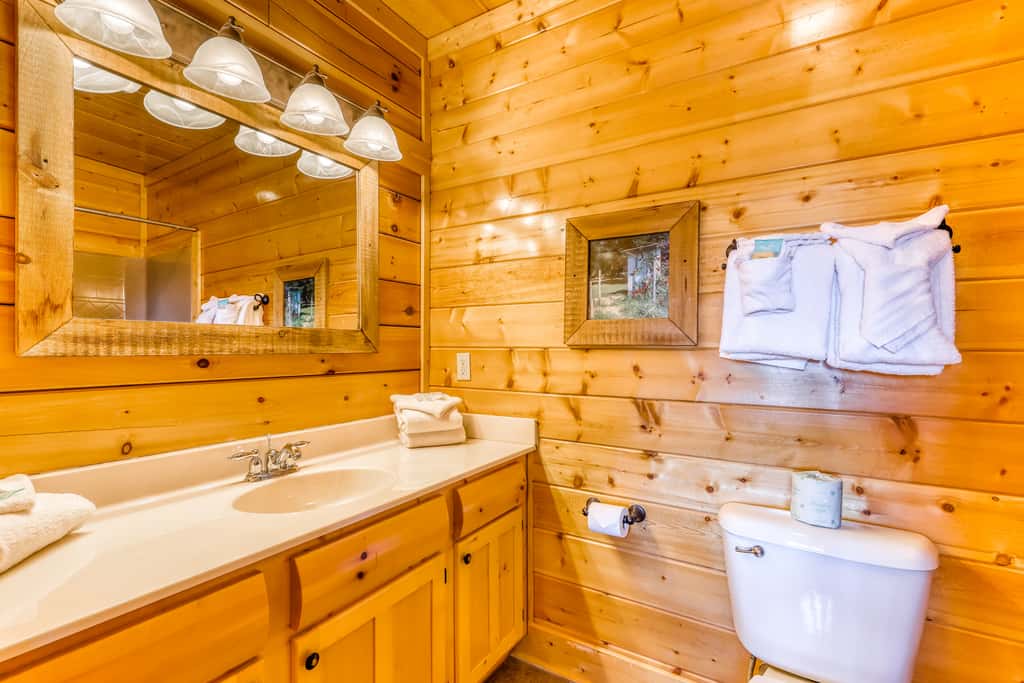 Charming Log cabin, Sleeps 6・Game Room・Hot Tub