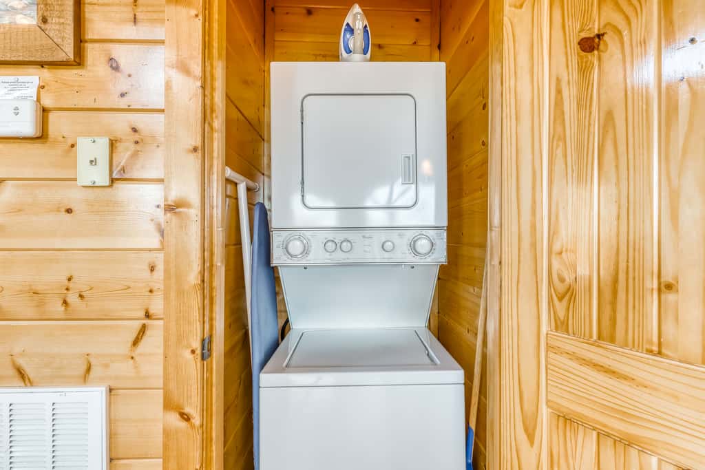 Charming Log cabin, Sleeps 6・Game Room・Hot Tub