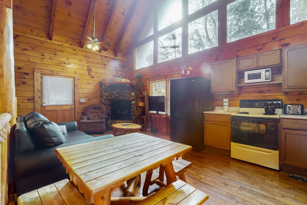 5 Mi to Pigeon Forge・Cozy Escape・Dog Welcome・Views