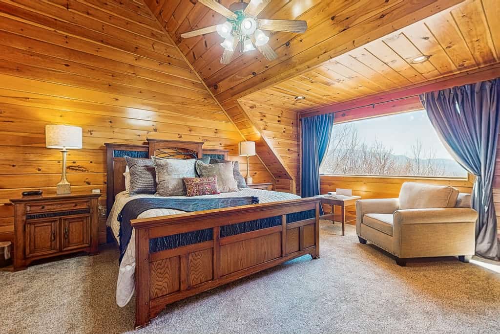 Luxe Gatlinburg Cabin・Hot Tub・Foosball・Pool table