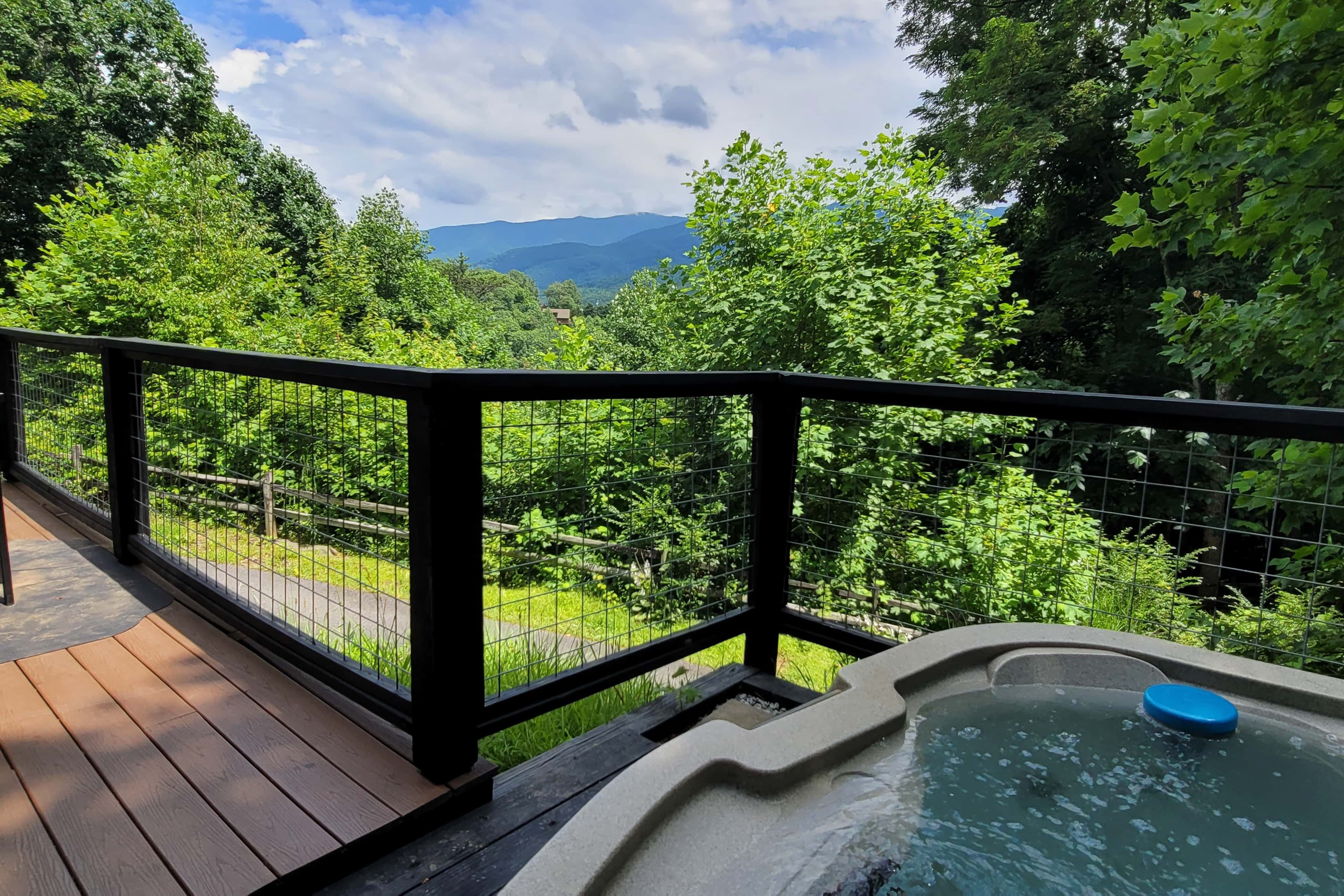 13.7 Mi to DT  Gatlinburg・Spacious Cabin・Hot Tub