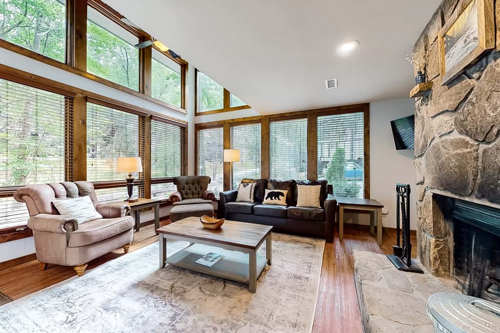 Walk to Ober | Fireplace | Sleeps 6