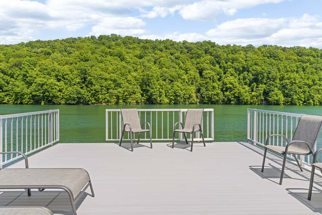 Lakeside Retreat, Sleeps 22, Dock, Grill, Game Room