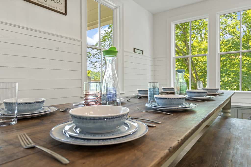 Lakeside Retreat, Sleeps 22, Dock, Grill, Game Room
