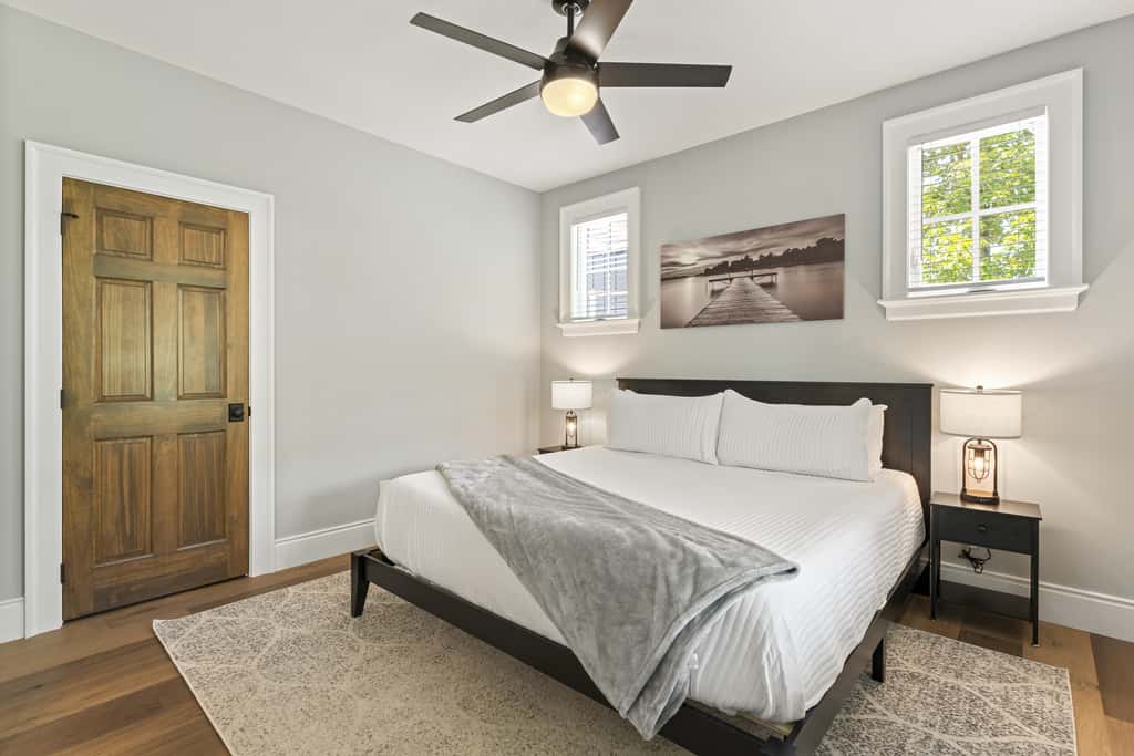 Lakeside Retreat, Sleeps 22, Dock, Grill, Game Room