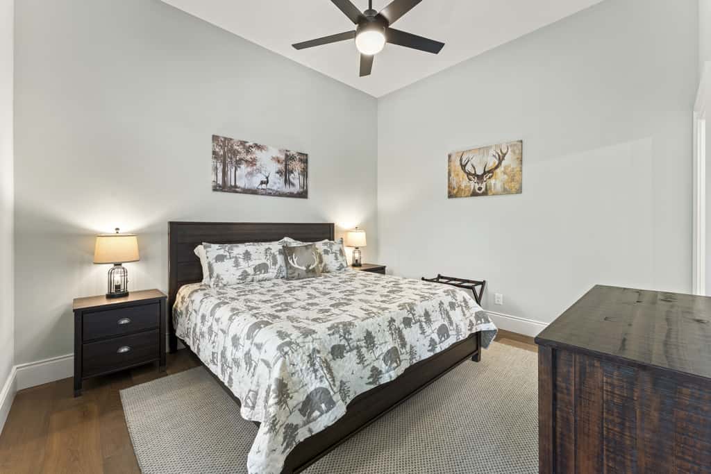 Lakeside Retreat, Sleeps 22, Dock, Grill, Game Room