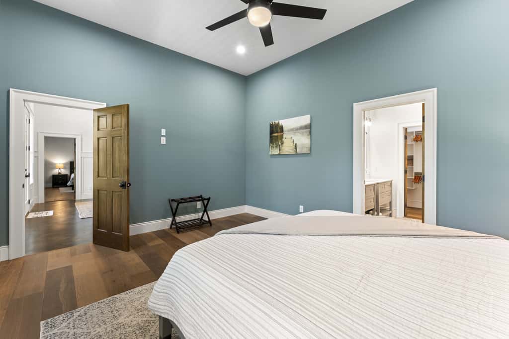 Lakeside Retreat, Sleeps 22, Dock, Grill, Game Room