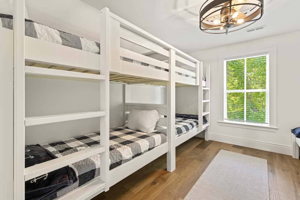 Lakeside Retreat, Sleeps 22, Dock, Grill, Game Room