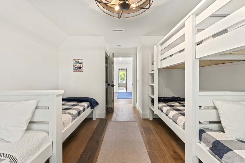 Lakeside Retreat, Sleeps 22, Dock, Grill, Game Room