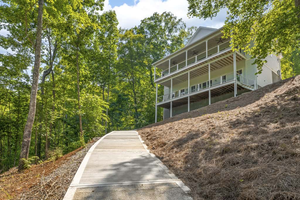 Lakeside Retreat, Sleeps 22, Dock, Grill, Game Room