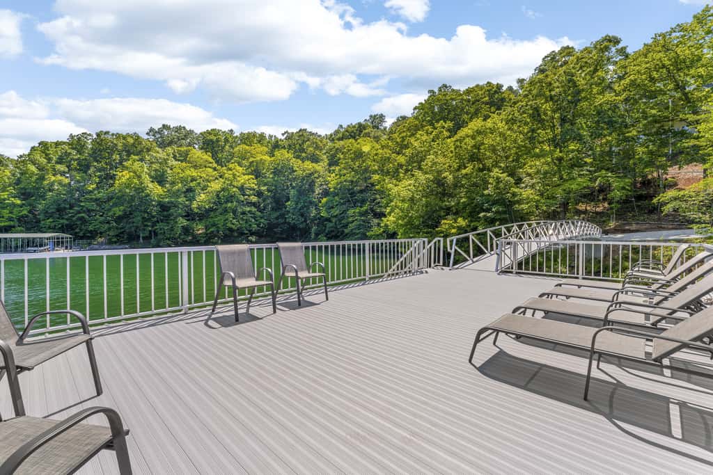 Lakeside Retreat, Sleeps 22, Dock, Grill, Game Room
